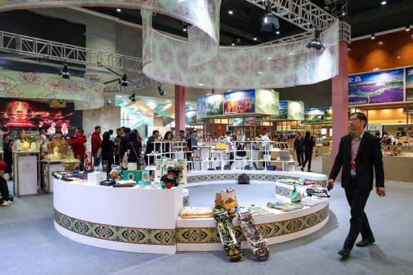 维嘉优配平台 “视角转换”萌生新意 多项展览亮相敦煌