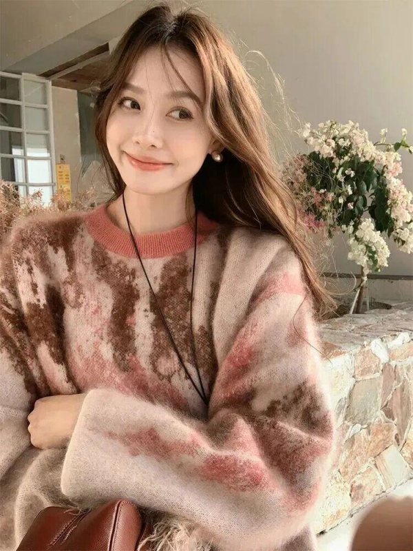 宝贷配资 拉绒毛衣独有的朦胧感，上身太有氛围了！
